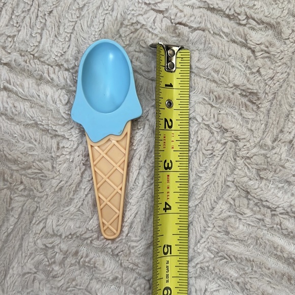 Ice cream cone bowls and spoons Set of 4 bowls and 4 spoons - Picture 16 of 16